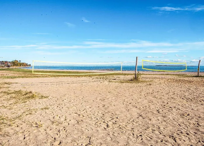 6 Person On A In * Hejls