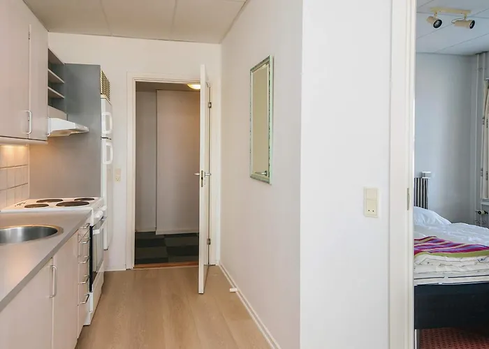 6 Person On A In Appartamento *